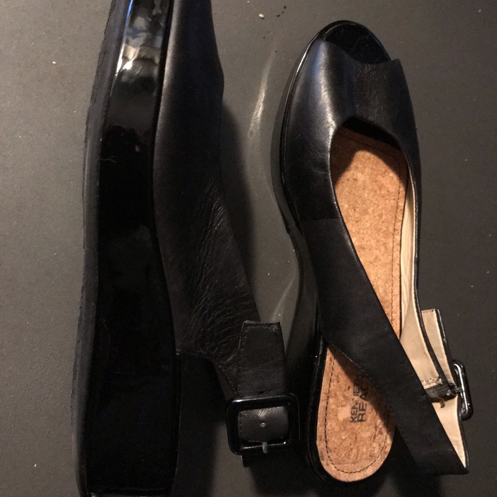 Shoes - Picture 5 of 7